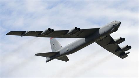 两架美军B-1B轰炸机今天进入韩国领空飞行_国际图文_看看新闻