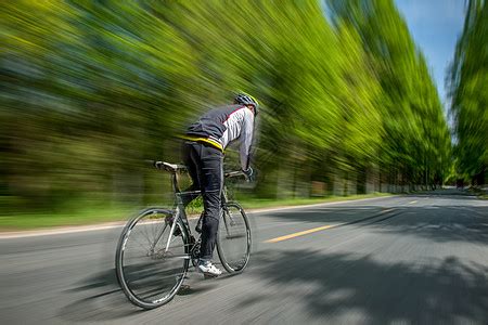 一次骑行两个视角 Insta360发布自行车自拍杆-中关村在线