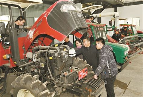 出售2016年新疆牧神4YZB-5型自走式玉米联合收获机_吉林松原二手农机网_谷子二手农机