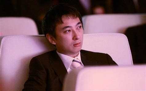 “网红天王”王思聪，成名10年，“毁”在2022 - 知乎