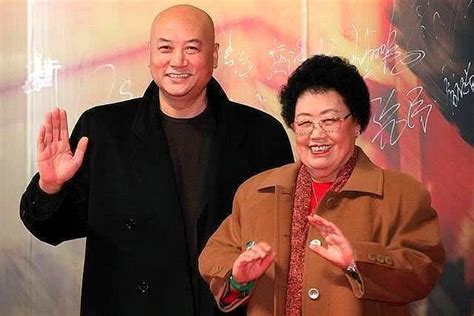 看到陈丽华与迟重瑞年轻时的照片，网友：还是很有夫妻相的！_唐僧_感情_长相