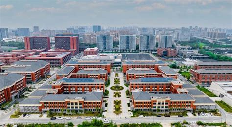 中国大学面积排行榜，最大最小差了1600倍