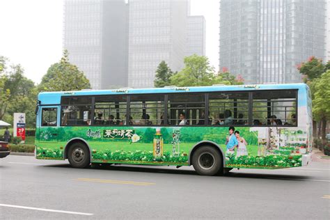 公交优先：沪首条BRT获批 地铁分时票价研究中_大申网_腾讯网