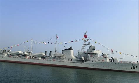 青岛海军博物馆里都有哪几艘军舰？- 本地宝