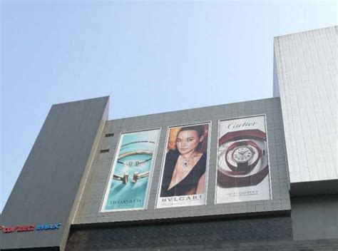 郑州紫荆山商圈百货大楼LED户外大屏广告|平面|海报|360度传媒 - 原创作品 - 站酷 (ZCOOL)