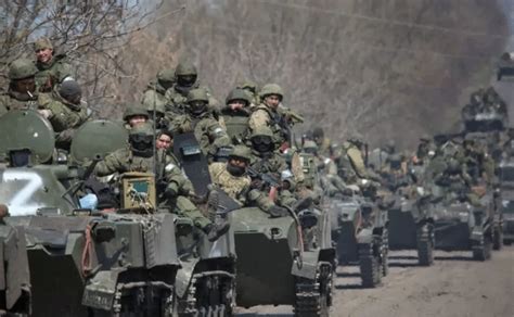 乌东战火重燃！乌克兰前沿部署兵力高达6.4万 俄军严阵以待|基辅|顿巴斯|俄罗斯_新浪新闻