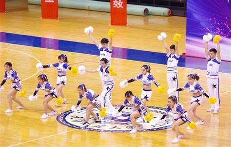 宜春学院啦啦队进行第23届中国大学生篮球一级联赛啦啦操冠军赛赛前测试