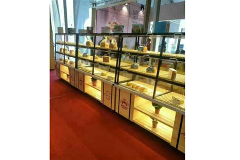 兴洋烘焙展柜厂家：烘焙展示柜如何选购？蛋糕展柜|面包展柜定制 - 知乎