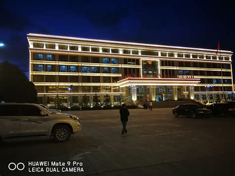 西藏日喀则市政府_洗墙灯-线条灯-投光灯-户外亮化工程灯具-广东宇泉灯饰科技有限公司