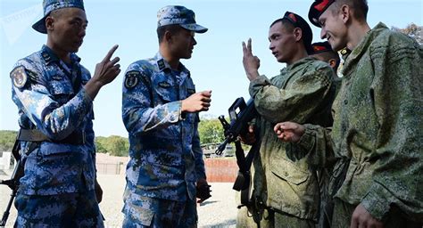 中国海军陆战队在青岛赢了“战斗民族”