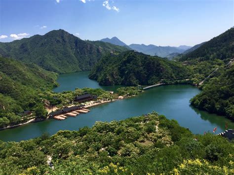广西这处鲜为人知的山水，被誉为中国下龙湾，你看山峰形似什么？_龙湖