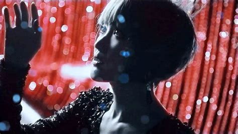 金海心《唱过什么歌》MV首发 原来歌者也孤独_音乐频道_凤凰网