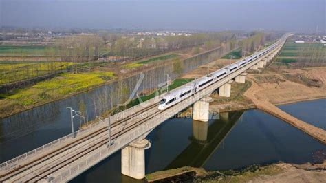 河南郑州：优化高铁列车运行图-人民图片网