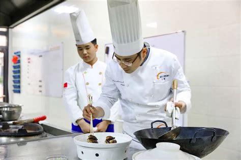 西安学厨师哪里好 厨师培训学校_学厨师_陕西新东方烹饪学校