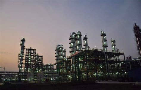 华谊钦州化工新材料一体化基地醋酸产品出口印度