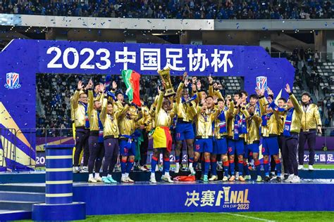 2024赛季亚冠赛场，上海申花、上海海港更将作为杯赛、联赛冠军，同时代表这座城市出击亚冠精英联赛。