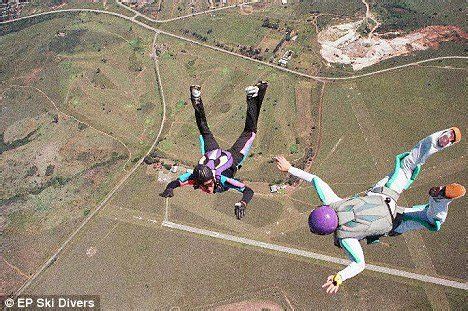 英国女子伞包失灵从900米高空坠落奇迹生还(图)_新闻中心_新浪网