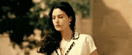电影西西里的美丽传说女主角莫妮卡贝鲁奇！年轻时候太美了！