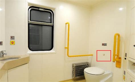 火车厕所怎么冲水图解-百度经验