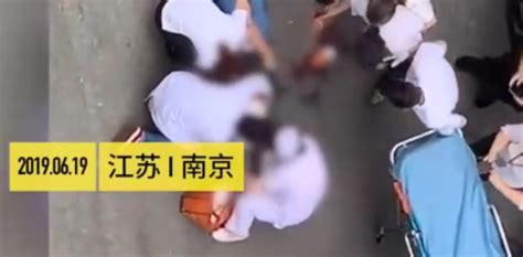 南京小学生遭高空坠物砸中怎么回事 南京小学生被高空坠物砸中结果 _八宝网