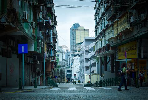 广州的城市街道高清图片下载-正版图片500818509-摄图网