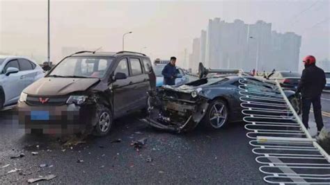 官方通报宁洛高速车祸致3人死亡：半挂车货物甩到对车道后致多车相撞_新浪新闻