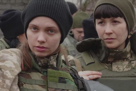 乌军继续补充兵力，准备征召6万女兵，大批女兵或将开赴前线！
