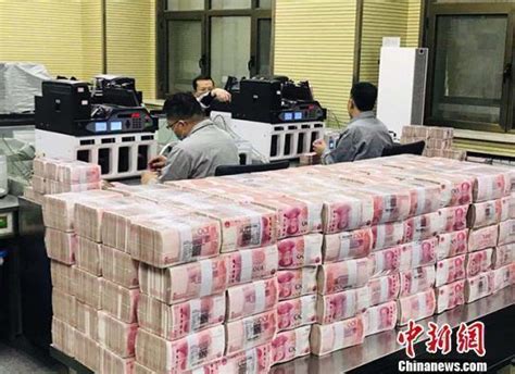 晋江首现10元零钞ATM机 每张卡一天最多取400元 - 城事要闻 - 东南网泉州频道