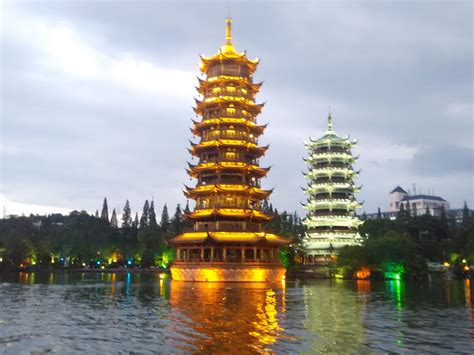 漓江塔图片