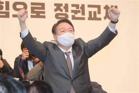 巫师参与选举？韩热门总统候选人尹锡悦陷入“巫蛊争议”