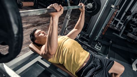 How to Do the Close-Grip Bench Press for Bigger, Stronger Triceps - Breaking Muscle