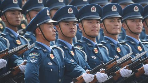 全军预备役换装07式预备役军服--中国广播网