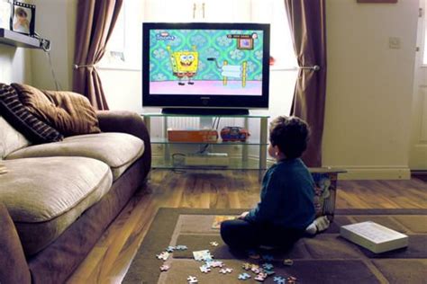 孩子每天看一小时电视，影响的不止是视力，7岁之后才会显现出来