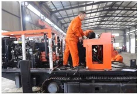 轮式单臂凿岩台车 YZ-810-襄阳亚舟重型工程机械有限公司