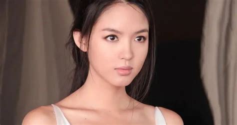 聂梓图片