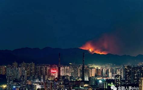 昆明龙池山发生山火，森林消防150人紧急扑救__凤凰网