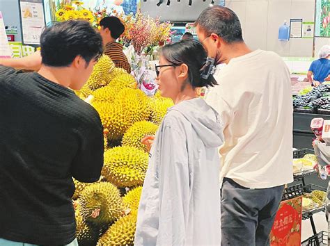 “榴莲自由”不远了！青岛市场日进120万斤越南和泰国榴莲，批发价降至每斤20元-青报网-青岛日报官网