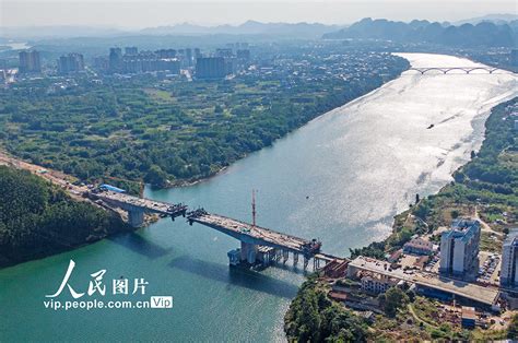 广西融水：融从高速公路建设忙-人民图片网