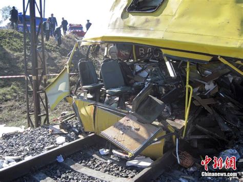土耳其火车脱轨至少10人遇难，暴雨或为事故肇因，埃尔多安表态 | 北晚新视觉