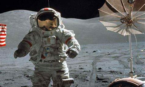 谁是第一个登上月球的人_酷知经验网