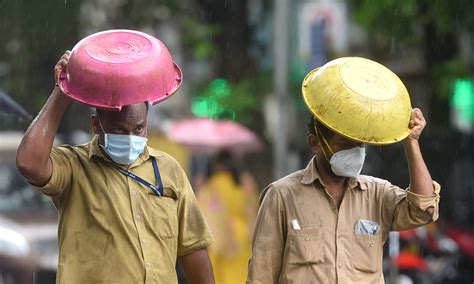 印度暴雨致近200人遇难-遭遇暴雨天气怎么办 - 见闻坊