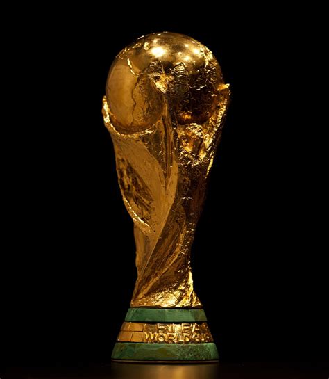 足球世界杯冠军最多的球员排名(世界杯夺冠热门排名：C罗的葡萄牙第9，梅西的阿根廷第1)