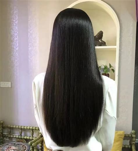 黑长直发型甜美女生头像