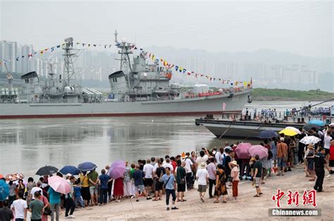 退役军舰 166珠海舰 已停靠在重庆南岸区明月沱，场面壮观！_腾讯视频