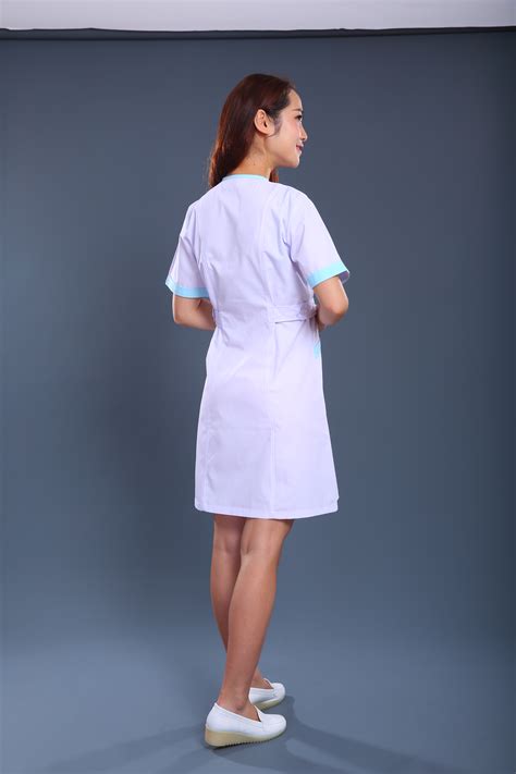 白绿护士制服-仟龙医疗
