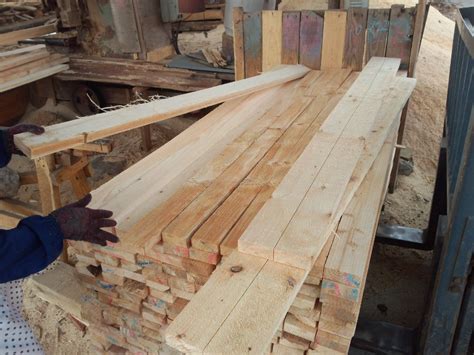 废旧建筑木方木模板,出售建筑废旧木方模板,建筑模板木模板_大山谷图库