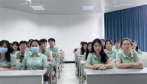 6名中国海洋大学的学生赴霍城县支教