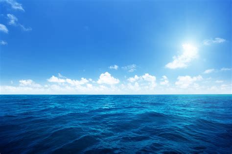 广阔无垠的大海,蓝天白云,自然风景图片_4K风景图片高清壁纸_墨鱼部落格
