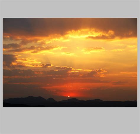一起来看一组夕阳西下的美景。快快在评论区晒出你的得意照片吧