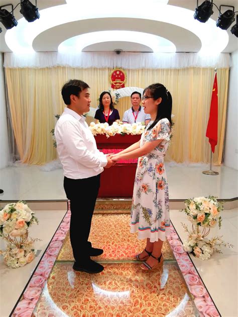 “双十一”我们结婚了！无锡滨湖区婚姻登记大厅举行结婚登记特别颁证仪式